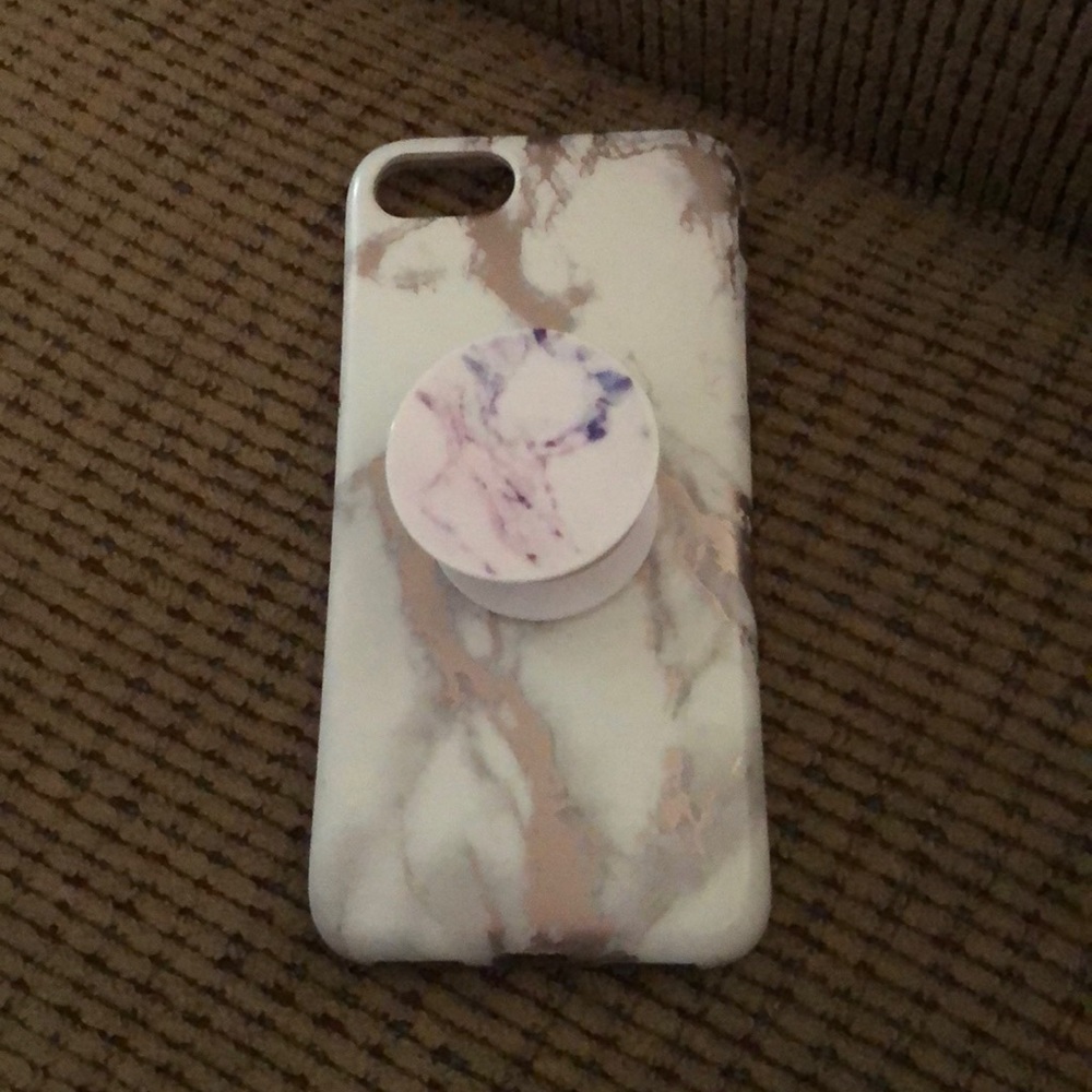 iPhone 6 marble phone case includes pop socket